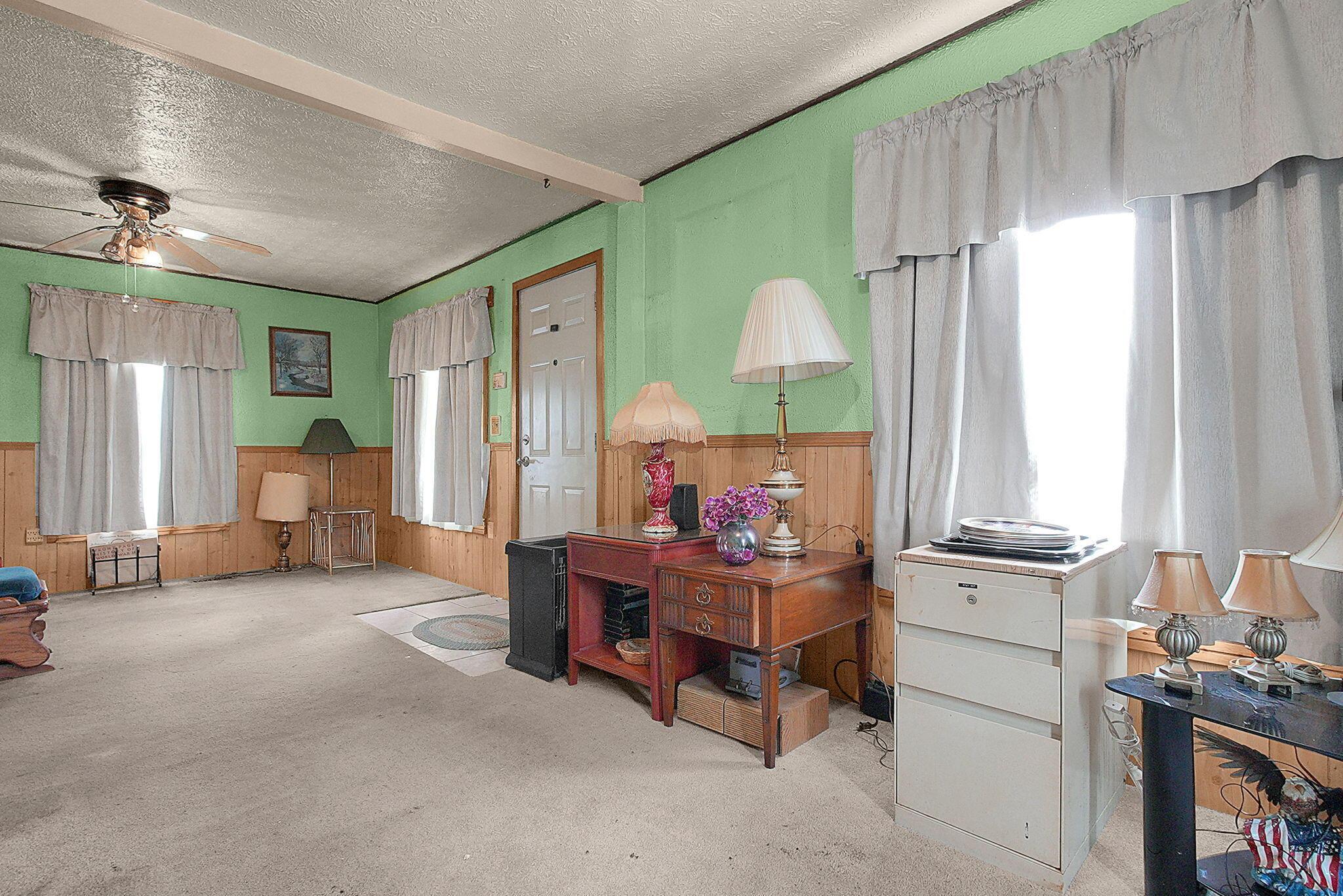 1258 Hart Road Columbus, OH 43223 - Photo 11 of 36 8-web-or-mls-1258-hart-rd