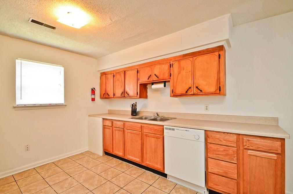 1088 Berkeley Street Hanahan, SC 29410 - Photo 12 of 24 Apartment Interior
