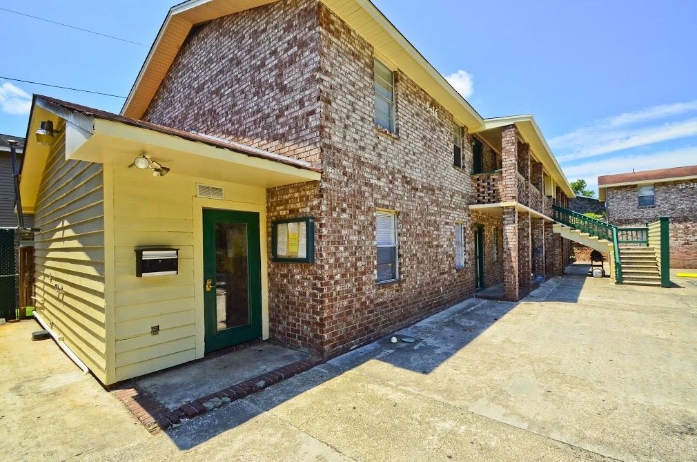 1088 Berkeley Street Hanahan, SC 29410 - Photo 21 of 24 Exterior