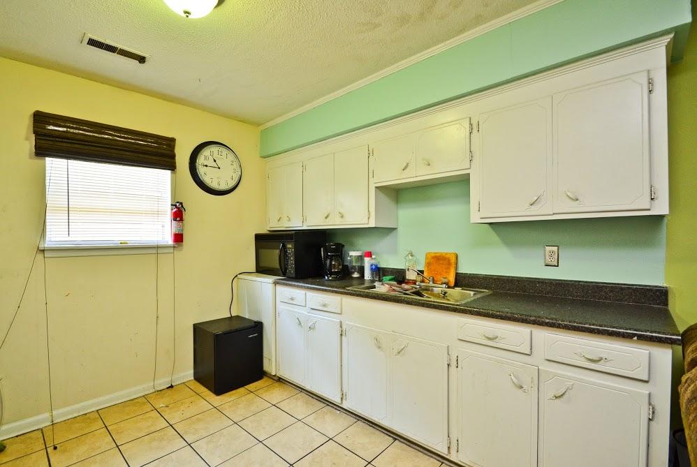 1088 Berkeley Street Hanahan, SC 29410 - Photo 6 of 24 Apartment Interior