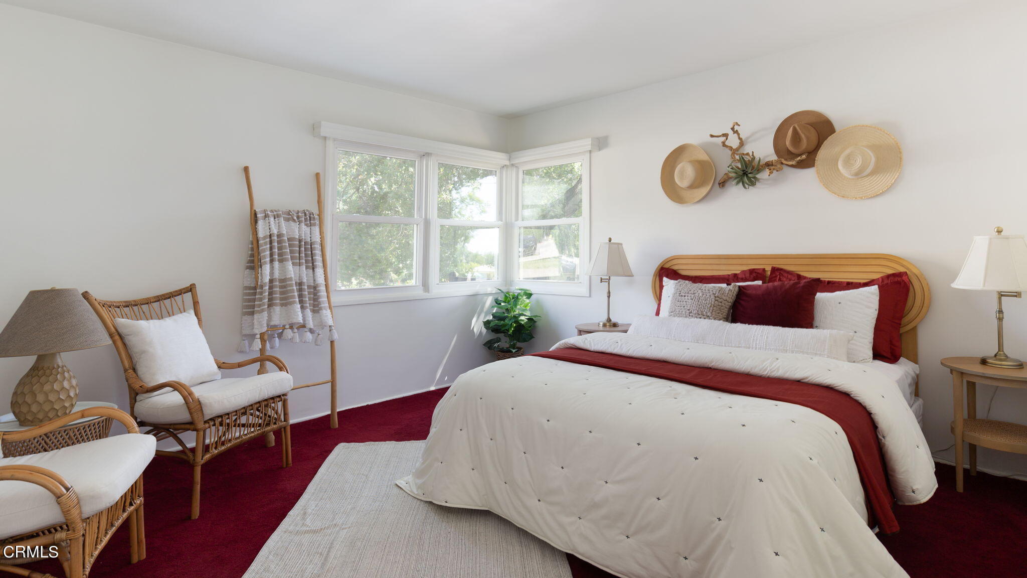 3565 McNally Avenue Altadena, CA 91001 - Photo 11 of 33 a bedroom with a bed and chair