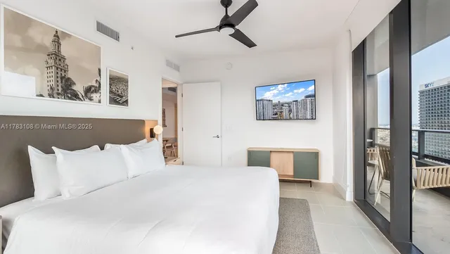 $5,950 | 601 Northeast 1st Avenue, Unit 4005, Miami, FL 33132