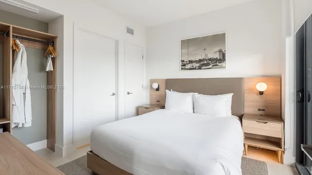 $5,950 | 601 Northeast 1st Avenue, Unit 4005, Miami, FL 33132