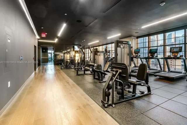 $5,950 | 601 Northeast 1st Avenue, Unit 4005, Miami, FL 33132