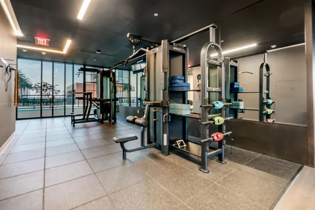 $5,950 | 601 Northeast 1st Avenue, Unit 4005, Miami, FL 33132