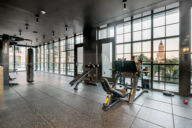 $5,950 | 601 Northeast 1st Avenue, Unit 4005, Miami, FL 33132