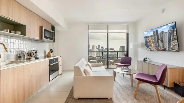 $5,950 | 601 Northeast 1st Avenue, Unit 4005, Miami, FL 33132