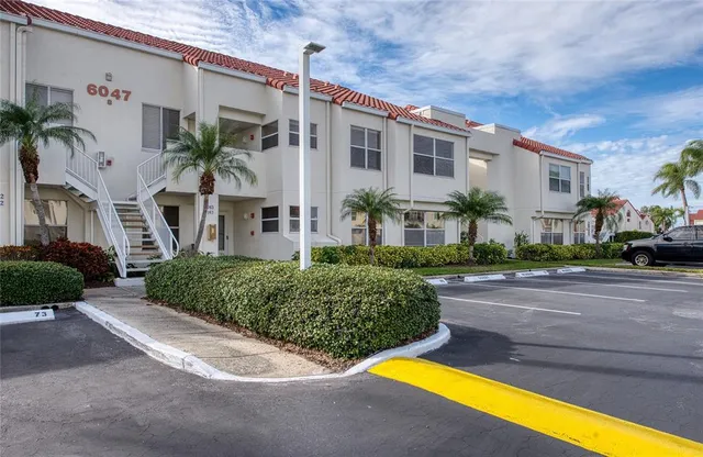 $329,000 | 6047 Bahia Del Mar Boulevard South, Unit 262, St. Petersburg, FL 33715
