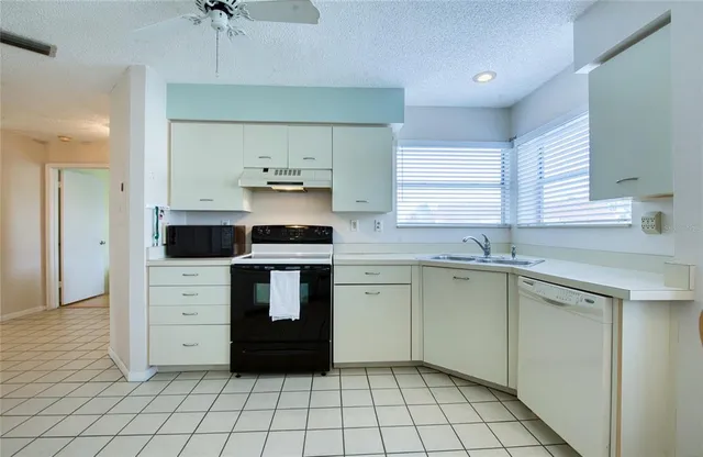 $329,000 | 6047 Bahia Del Mar Boulevard South, Unit 262, St. Petersburg, FL 33715