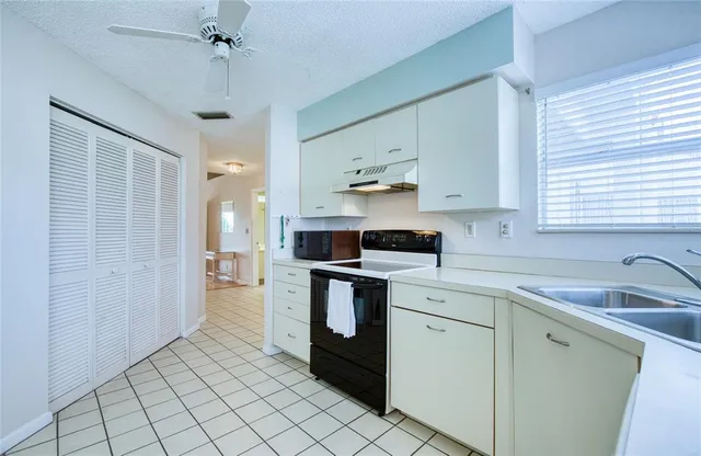 $329,000 | 6047 Bahia Del Mar Boulevard South, Unit 262, St. Petersburg, FL 33715