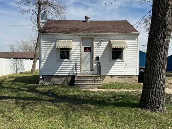 $99,900 | 325 19th Street North, Fargo, ND 58102