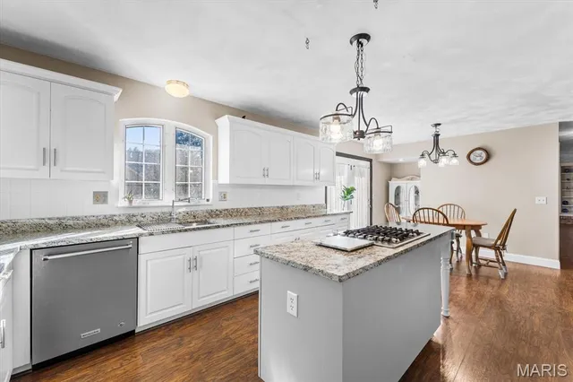 $479,900 | 621 East Wesley Drive, O'Fallon, IL 62269