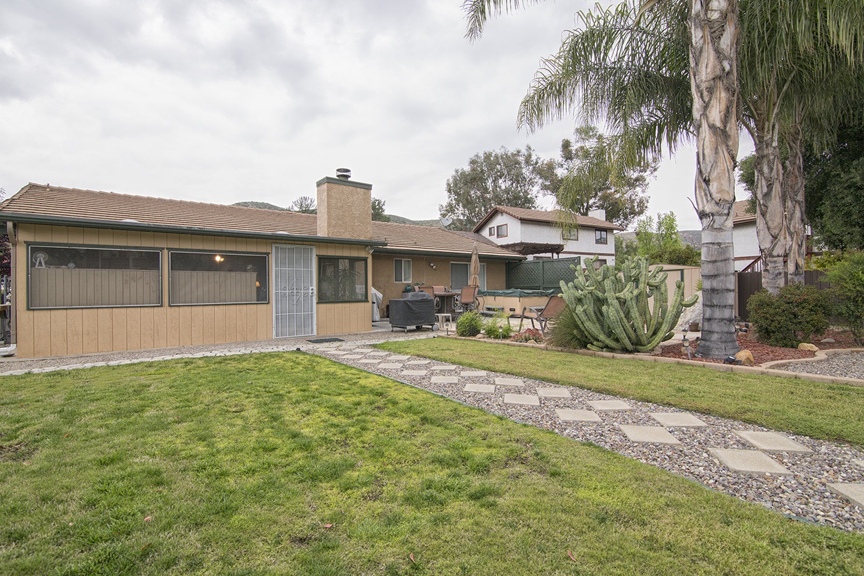 16027 Oakley Road Ramona, CA 92065 - Photo 2 of 25 Gallery Image 2