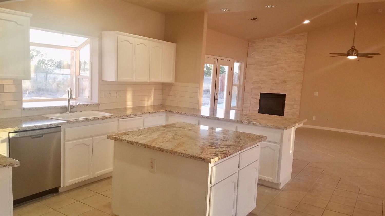 17194 Mark Road Madera, CA 93636 - Photo 5 of 20 Gallery Image 5