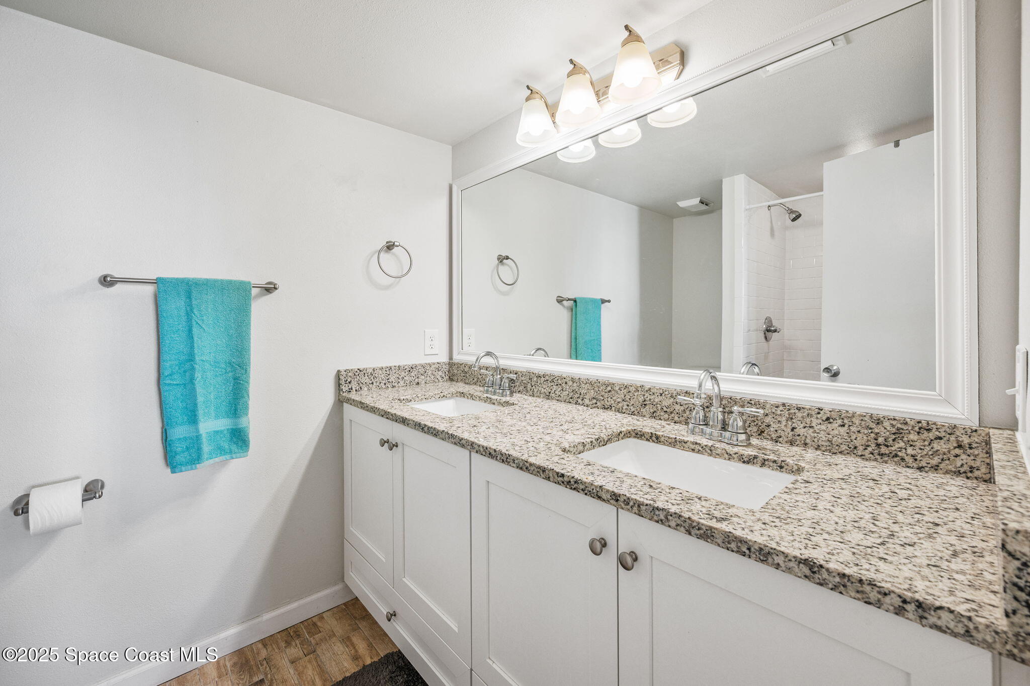 1850 Atlantic Street, Unit 111 Melbourne Beach, FL 32951 - Photo 22 of 48 Primary Bath