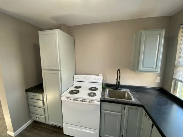 $1,695 | 942 North Schuyler Avenue, Unit 2, Kankakee, IL 60901