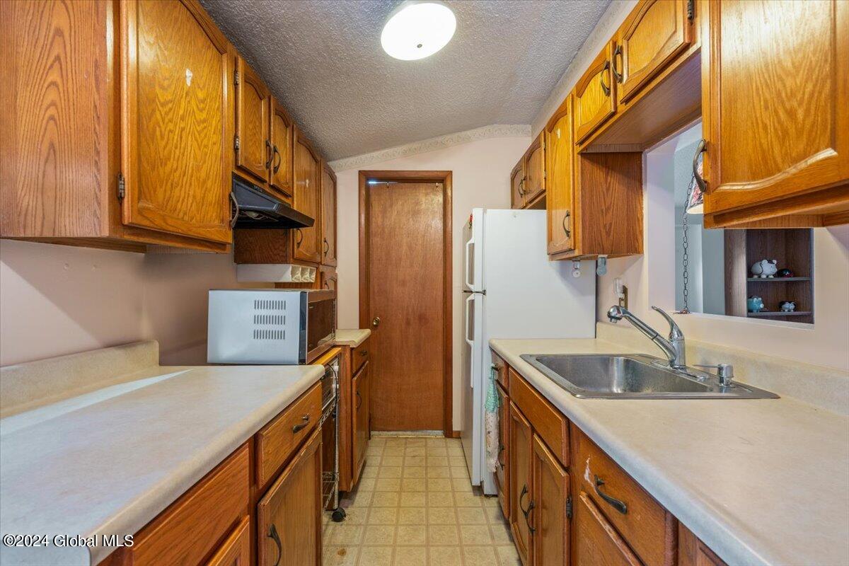 338 Dolan Drive Schenectady, NY 12306 - Photo 24 of 38 03-338DolanDrive-3