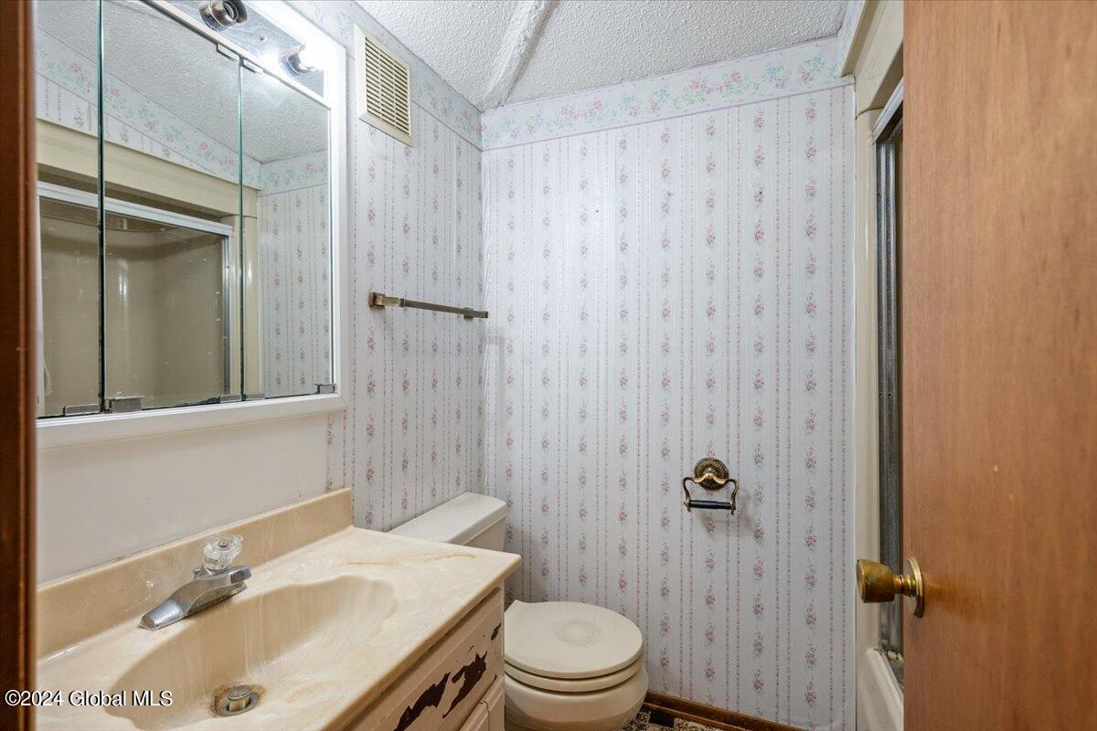 338 Dolan Drive Schenectady, NY 12306 - Photo 25 of 38 04-338DolanDrive-4