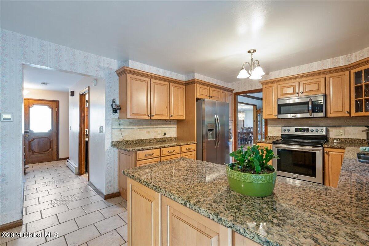 338 Dolan Drive Schenectady, NY 12306 - Photo 8 of 38 23-338DolanDrive-23