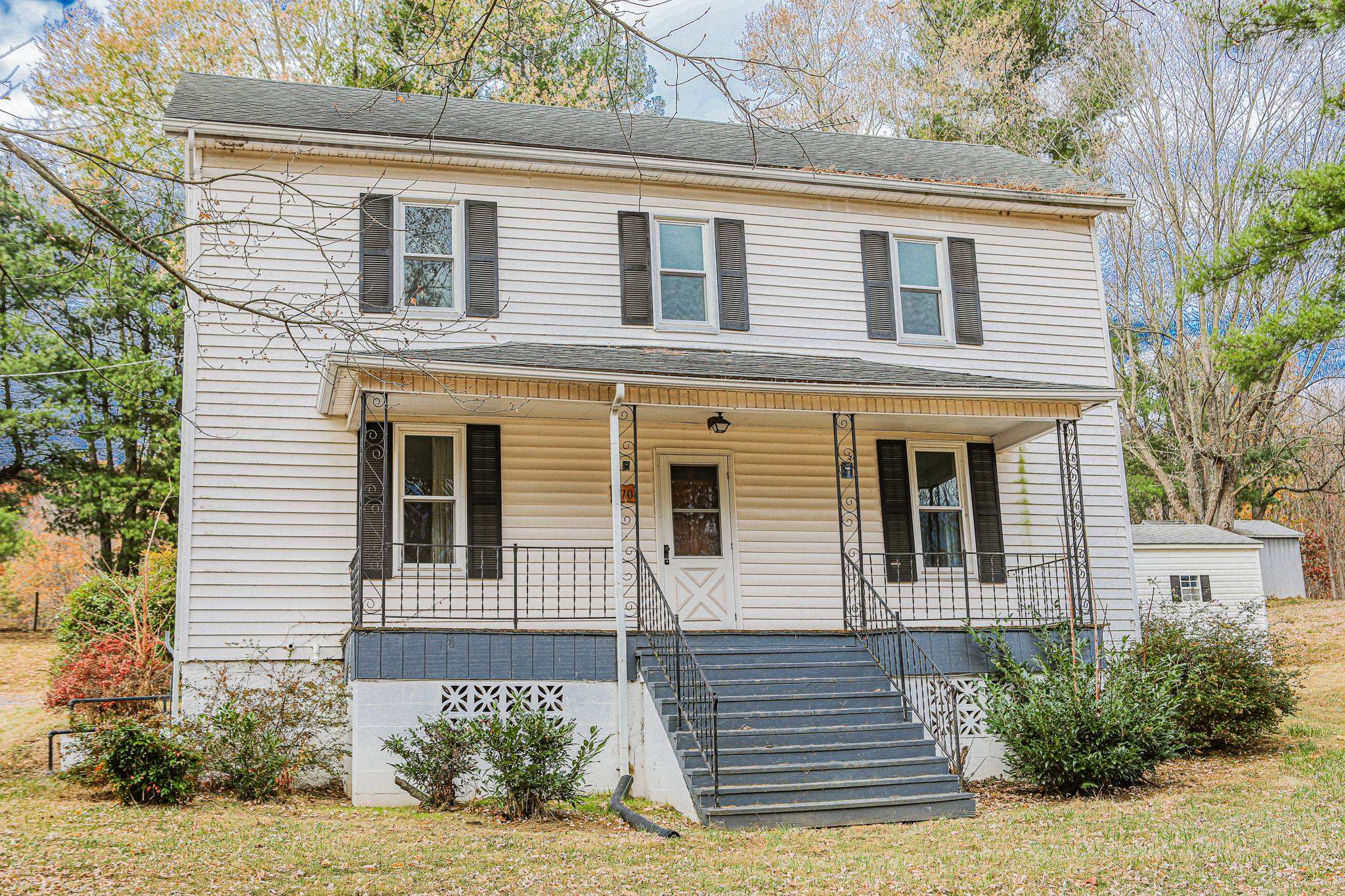 570 Mt Solon Road Mount Solon, VA 22843 - Photo 1 of 36 a front view of a house