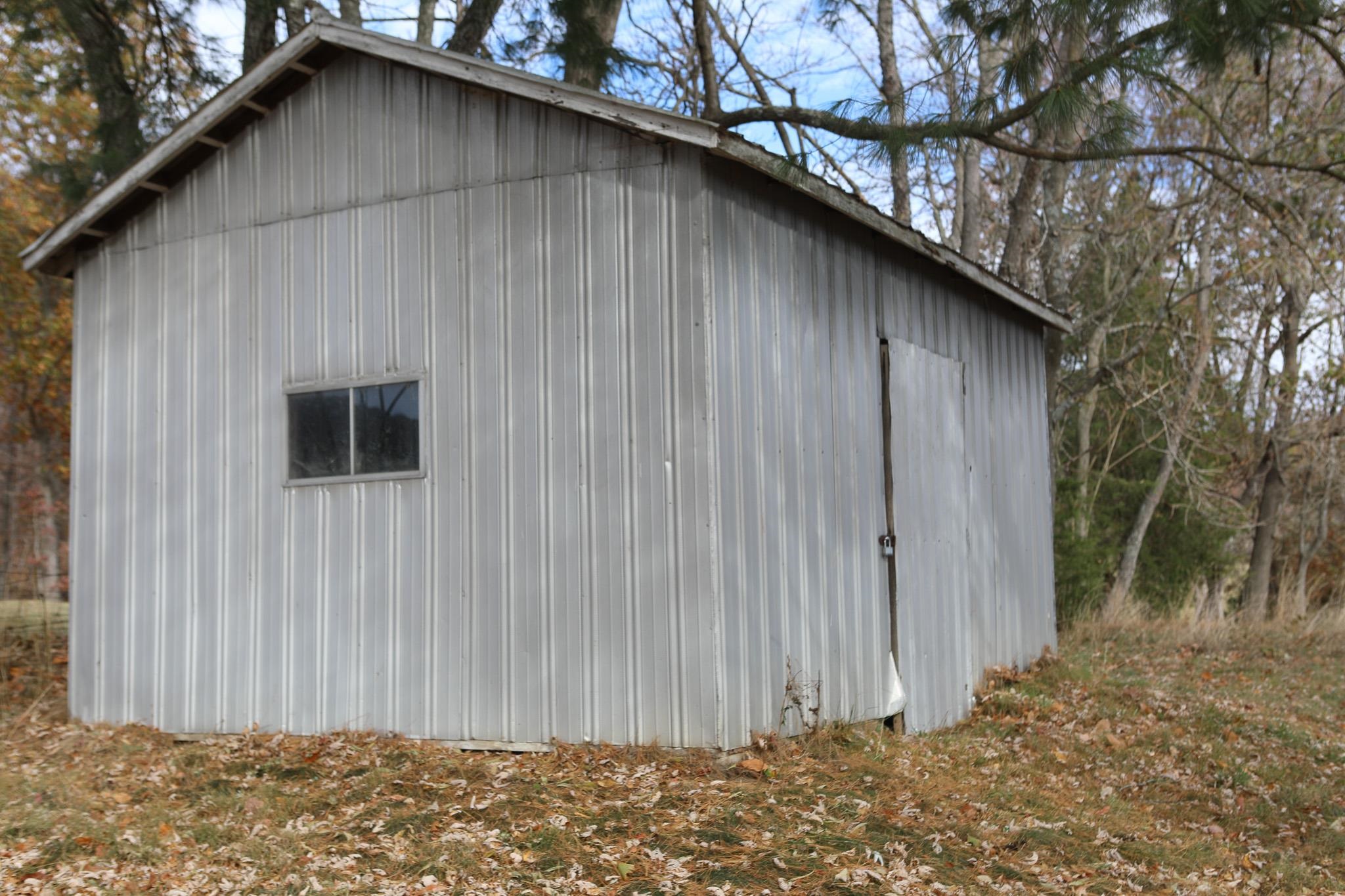 570 Mt Solon Road Mount Solon, VA 22843 - Photo 33 of 36 a backyard of a house