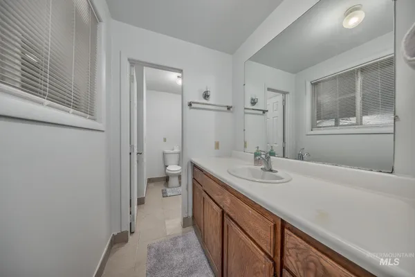 $450,000 | 223 West Boulevard, New Plymouth, ID 83655