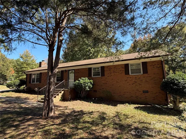 $1,895 | 201 Allison Drive, Matthews, NC 28104