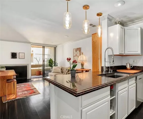 $2,800 | 750 North Kings Road, Unit 325, West Hollywood, CA 90069