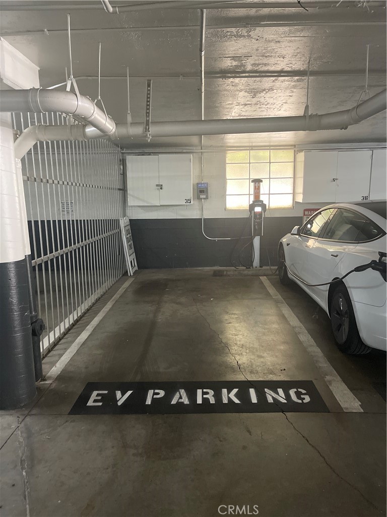 750 North Kings Road, Unit 325 West Hollywood, CA 90069 - Photo 14 of 16 one parking spot