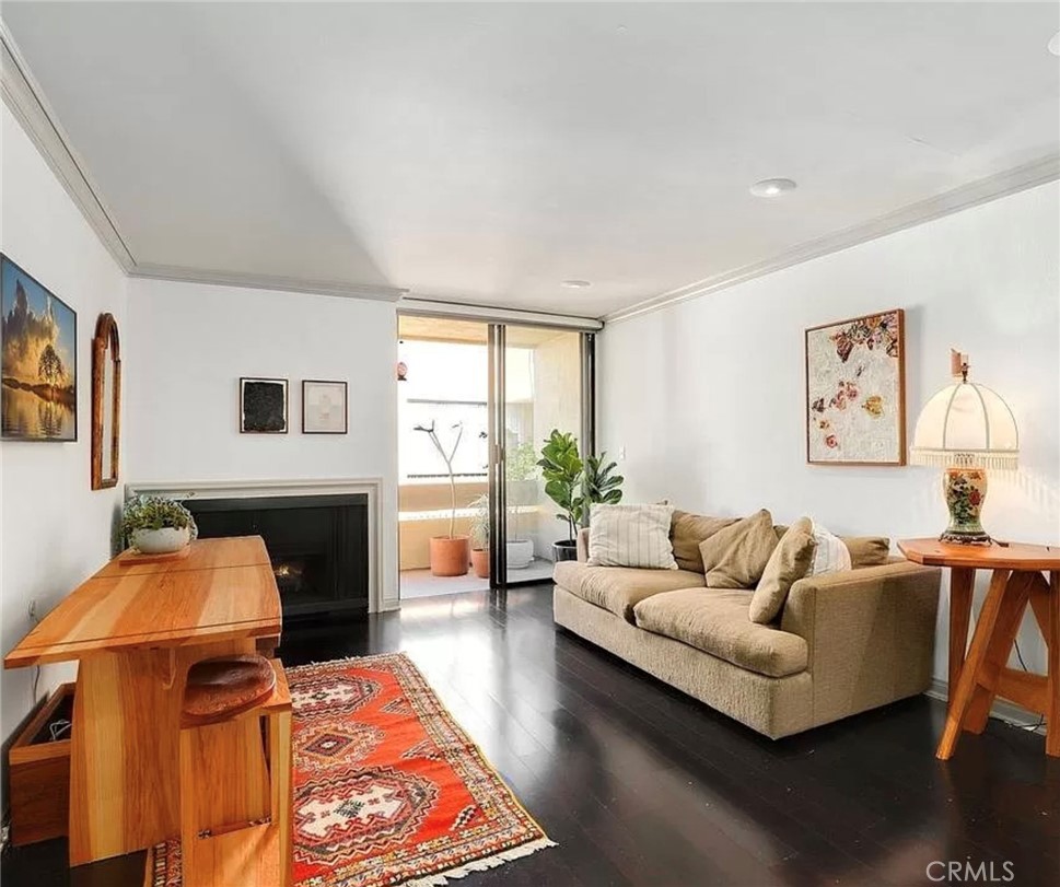 750 North Kings Road, Unit 325 West Hollywood, CA 90069 - Photo 3 of 16