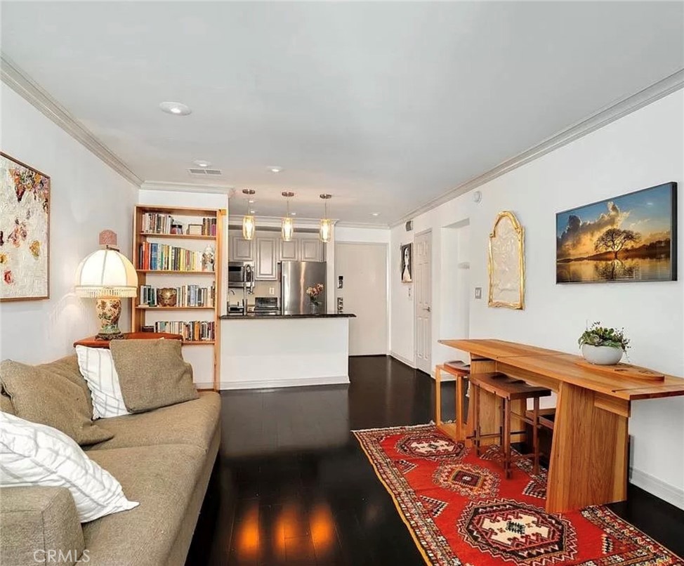 750 North Kings Road, Unit 325 West Hollywood, CA 90069 - Photo 4 of 16