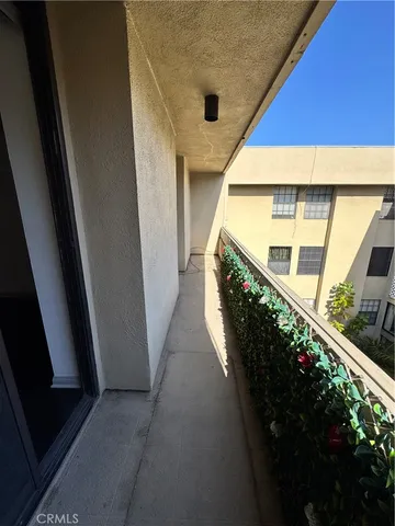 $2,800 | 750 North Kings Road, Unit 325, West Hollywood, CA 90069