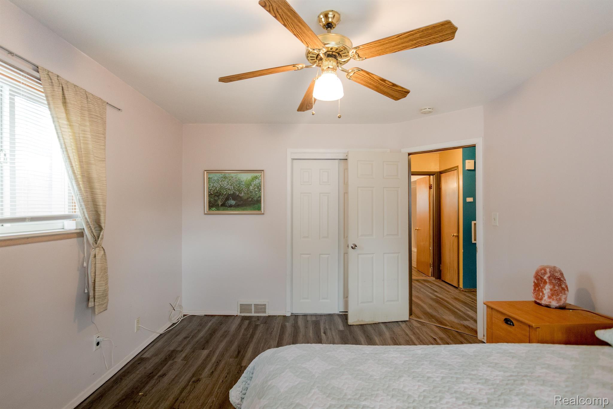 24534 Ridgecroft Avenue Eastpointe, MI 48021 - Photo 13 of 21 Gallery Image 13