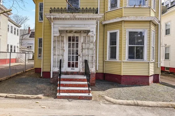 $569,900 | 15 Hamilton Avenue, Lynn, MA 01902