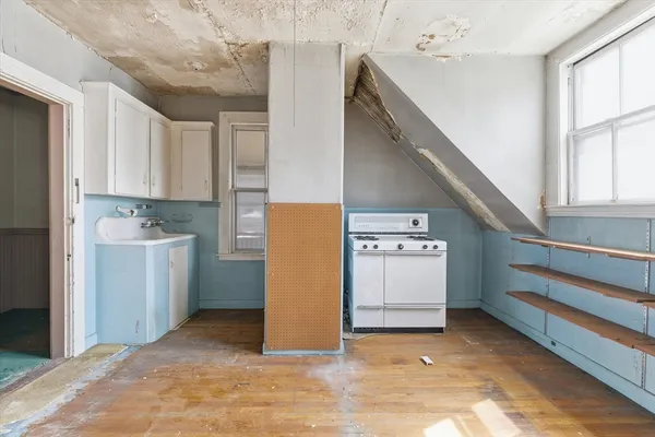 $569,900 | 15 Hamilton Avenue, Lynn, MA 01902