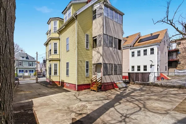 $569,900 | 15 Hamilton Avenue, Lynn, MA 01902
