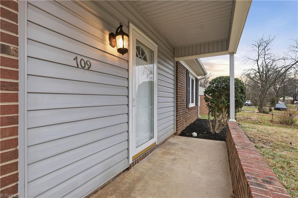 709 Habersham Road High Point, NC 27260 - Photo 4 of 36 Gallery Image 4