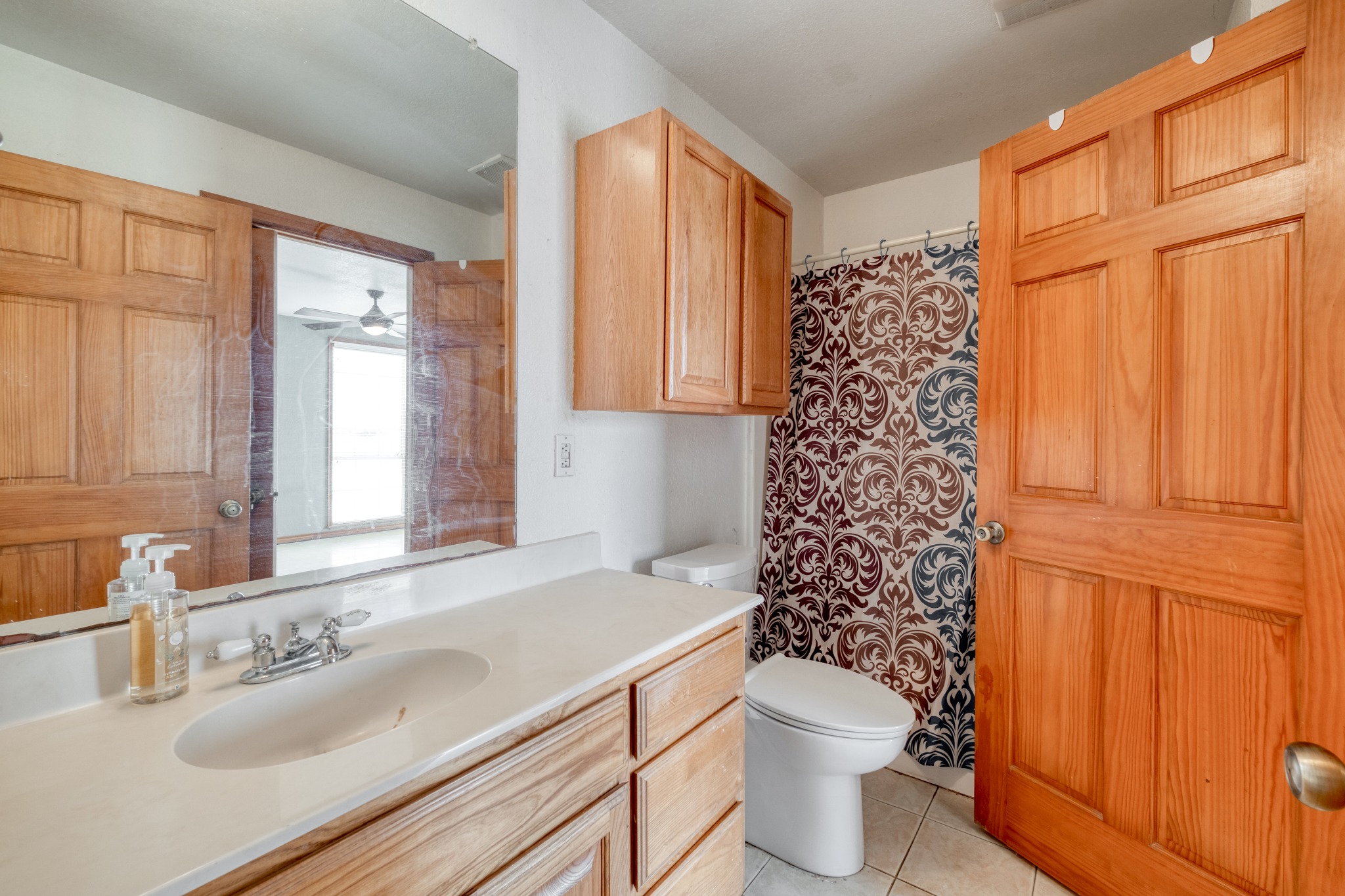 2701 Windy Ridge Road Taylor, TX 76574 - Photo 15 of 28 Bathroom 1