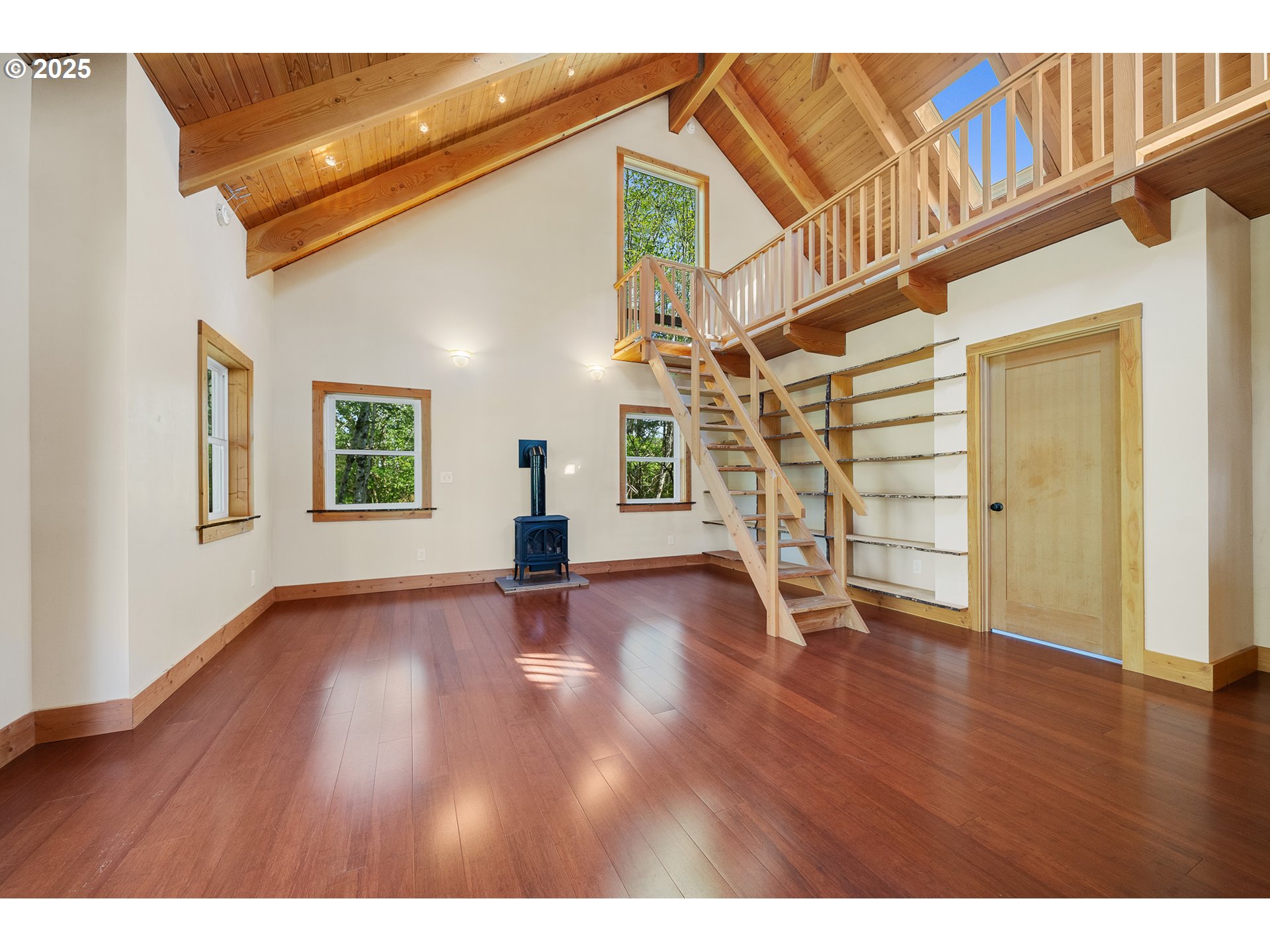 711 Northwest 6th Avenue Rockaway Beach, OR 97136 - Photo 15 of 47