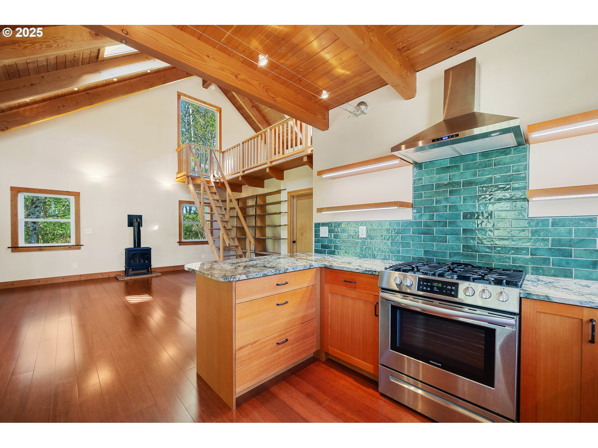 711 Northwest 6th Avenue Rockaway Beach, OR 97136 - Photo 20 of 47