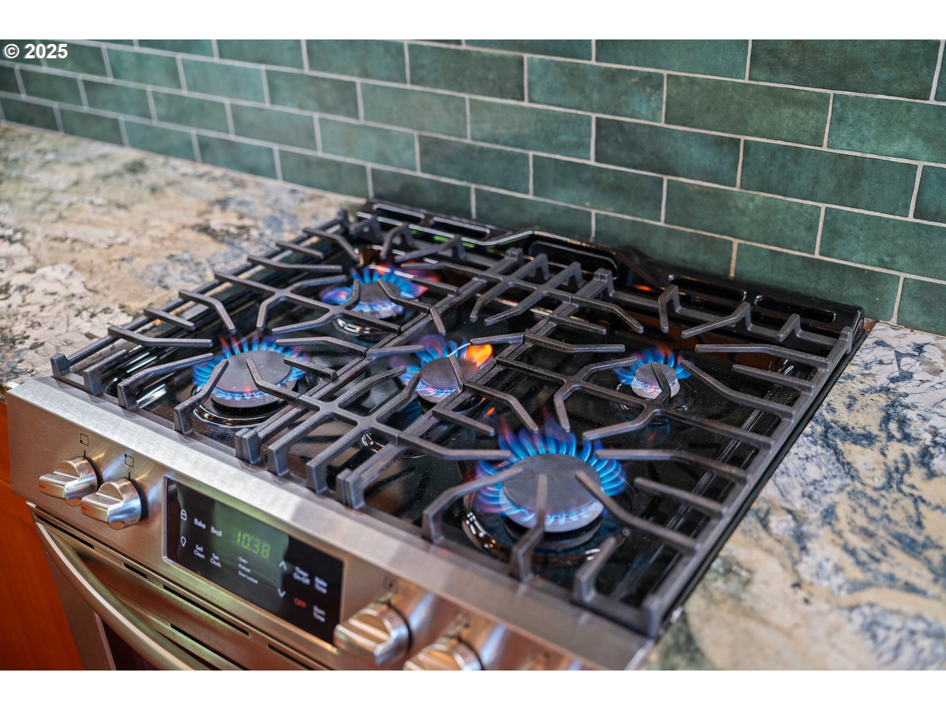 711 Northwest 6th Avenue Rockaway Beach, OR 97136 - Photo 21 of 47