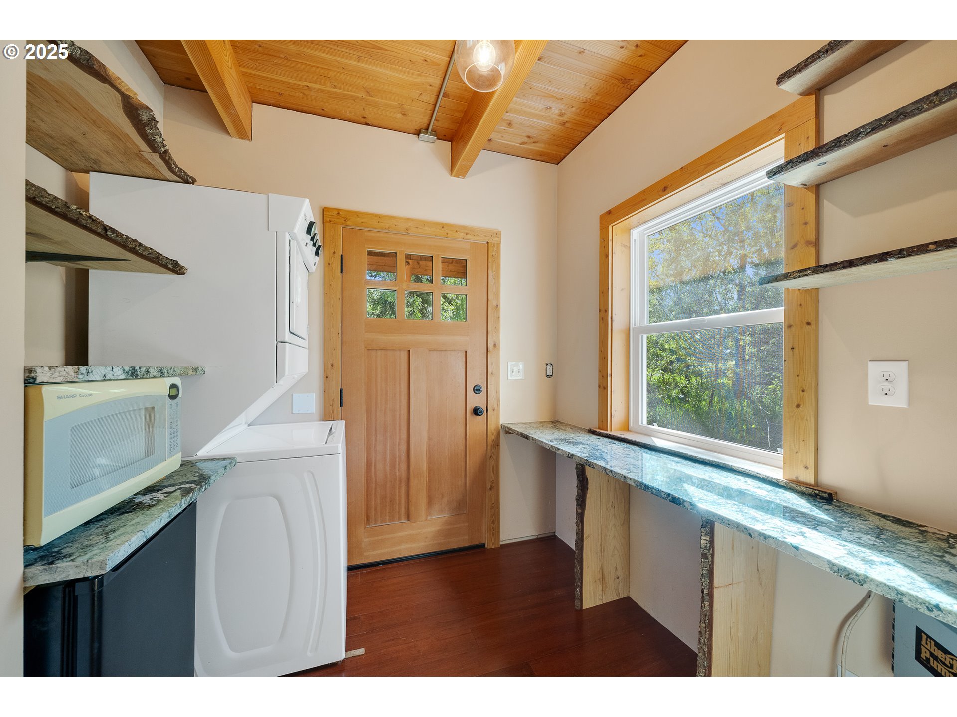 711 Northwest 6th Avenue Rockaway Beach, OR 97136 - Photo 32 of 47