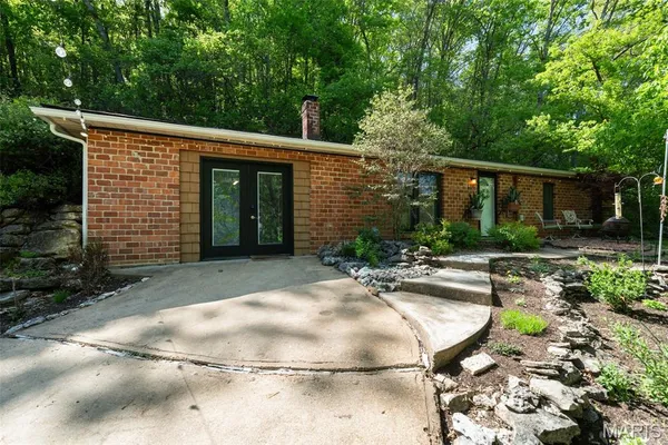 $299,000 | 8075 Glenn Drive, Barnhart, MO 63012
