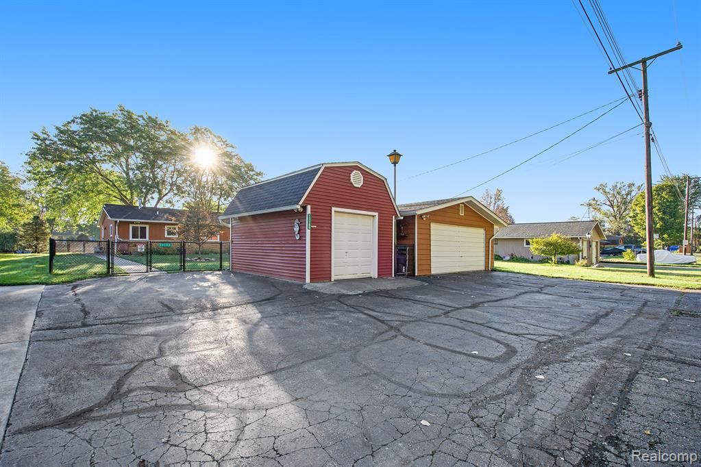 11109 Wynns Road Pinckney, MI 48169 - Photo 26 of 36 Gallery Image 26