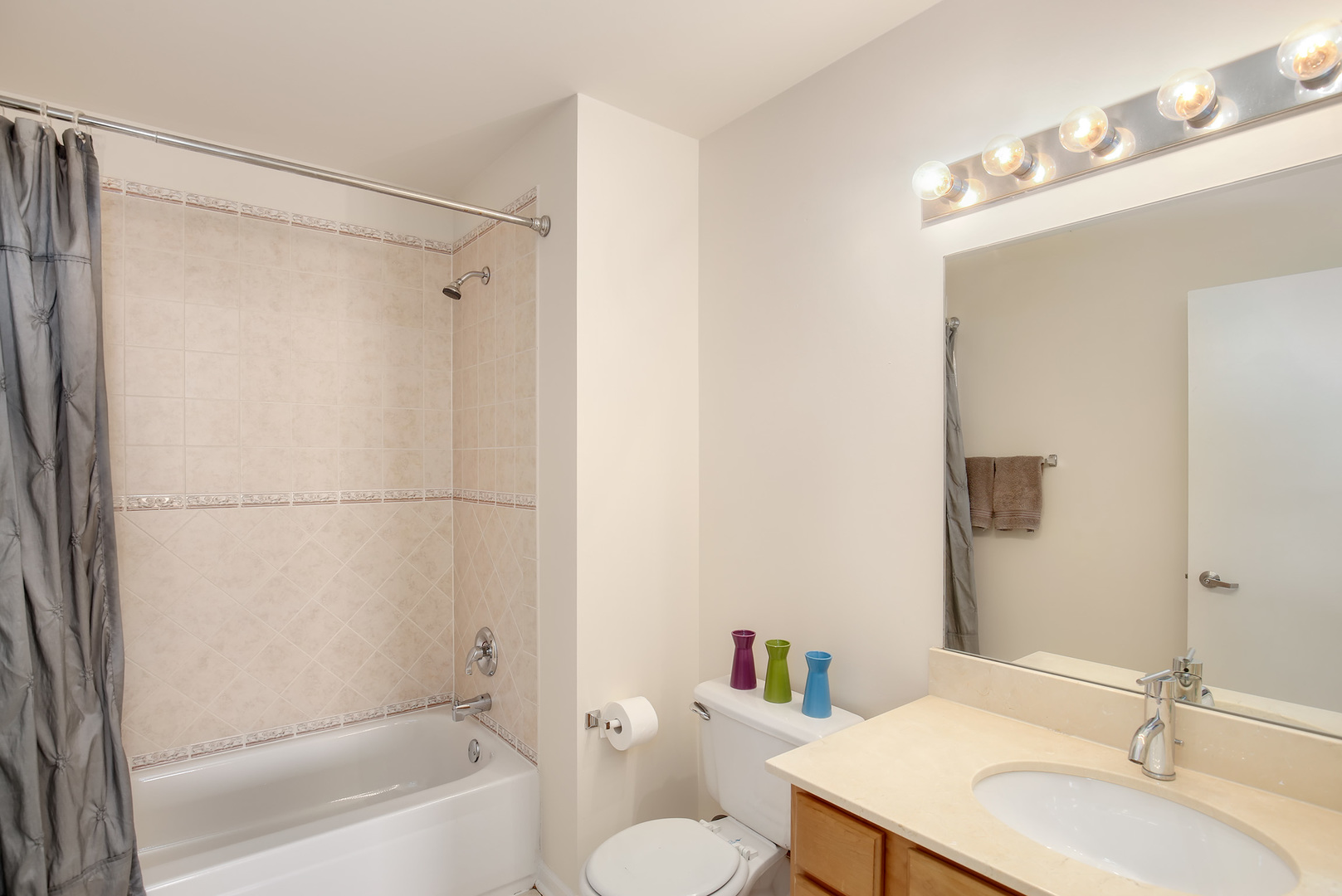 2317 West Wolfram Street, Unit 515 Chicago, IL 60618 - Photo 12 of 26