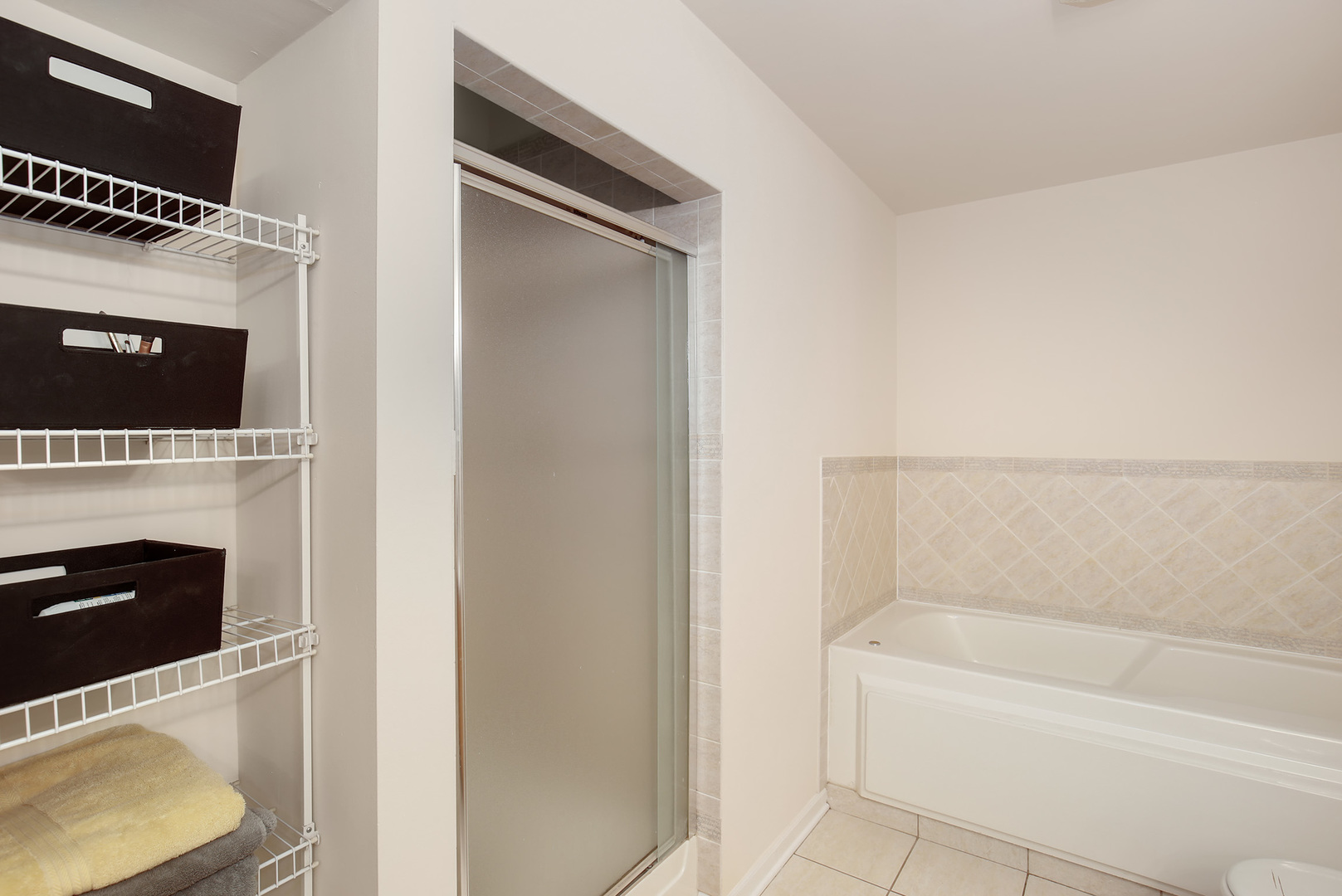 2317 West Wolfram Street, Unit 515 Chicago, IL 60618 - Photo 19 of 26