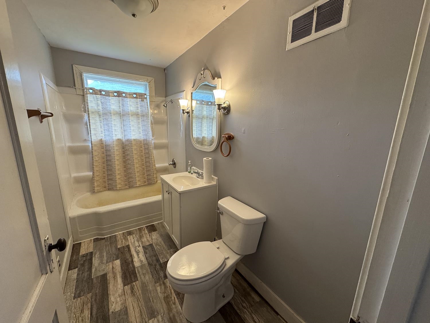 607 South Jackson Street Mount Carroll, IL 61053 - Photo 13 of 21