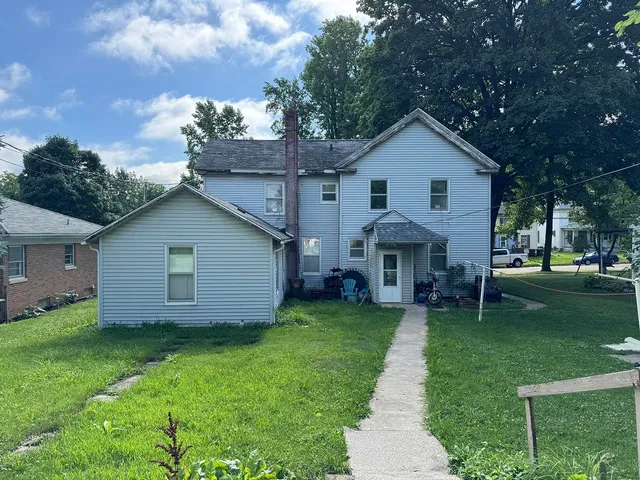 $59,900 | 607 South Jackson Street, Mount Carroll, IL 61053