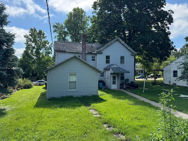 $59,900 | 607 South Jackson Street, Mount Carroll, IL 61053