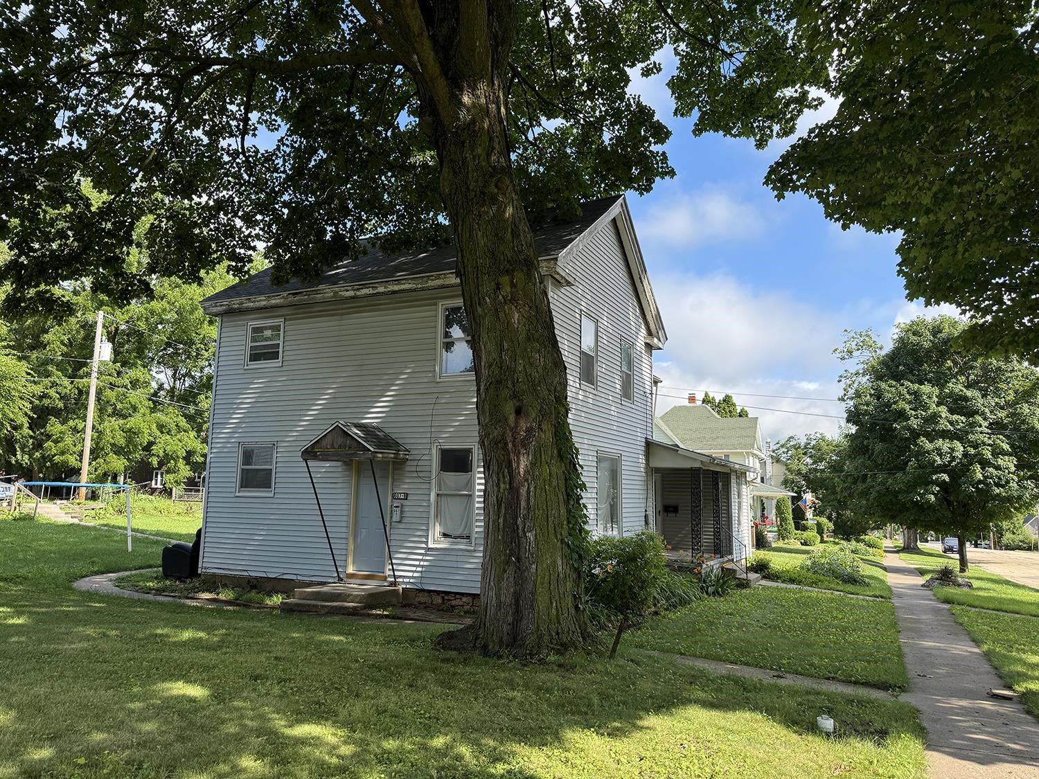 607 South Jackson Street Mount Carroll, IL 61053 - Photo 6 of 21